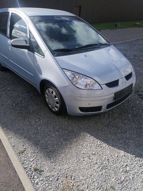 Illusion blue Gebraucht 2006 Mitsubishi Colt Invite Kleinwagen | 2.150 € (Superpreis) - Bild 1/4
