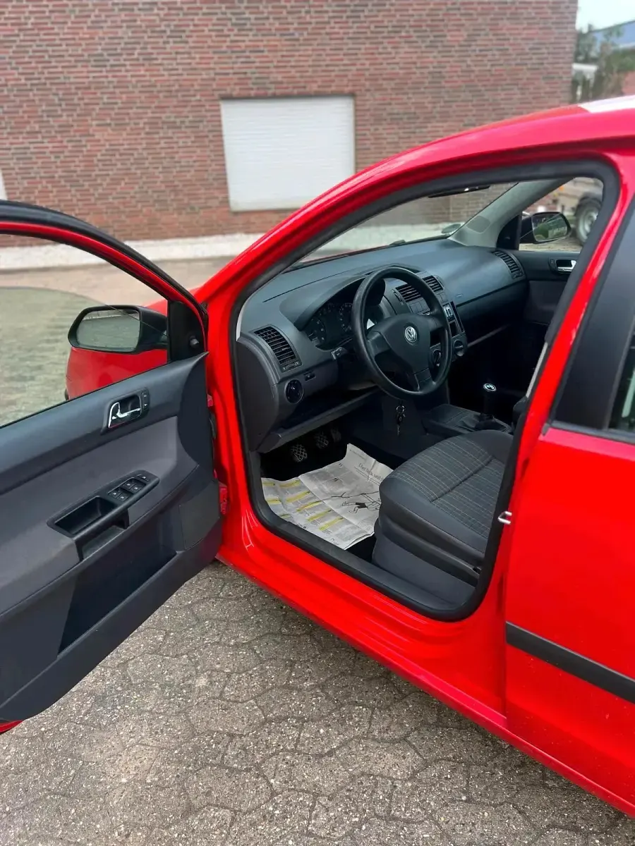 Gebraucht VW Polo 60 PS (44 kW) 2009 Rot Kleinwagen