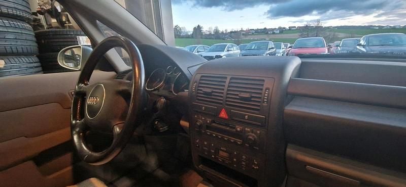 Second-hand Audi A2 75 CP (55 kW) 2002 Argintiu Hatchback