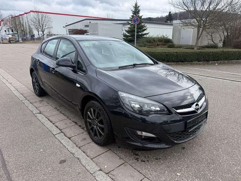 Gebraucht Opel Astra 116 PS (85 kW) 2014 Schwarz Limousine