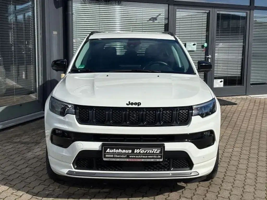 Gebraucht Jeep Compass Altitude 131 PS (96 kW) 2024 Alpine white SUV