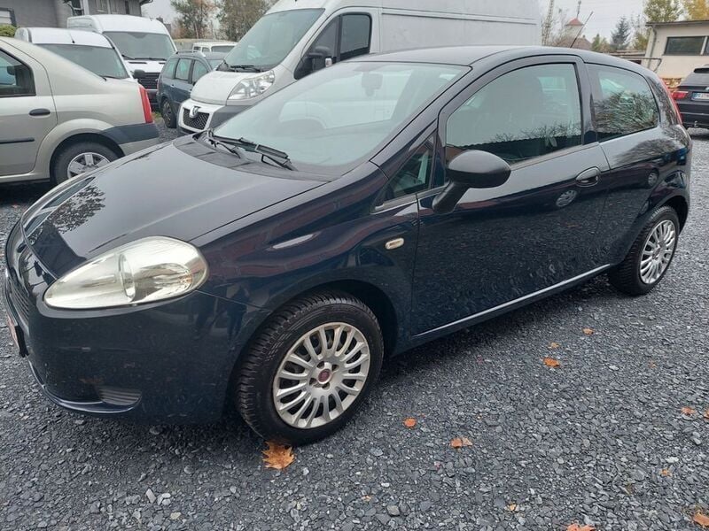 Blau Gebraucht 2010 Fiat Grande Punto Kleinwagen | 2.495 € (Guter Preis) - Bild 1/4
