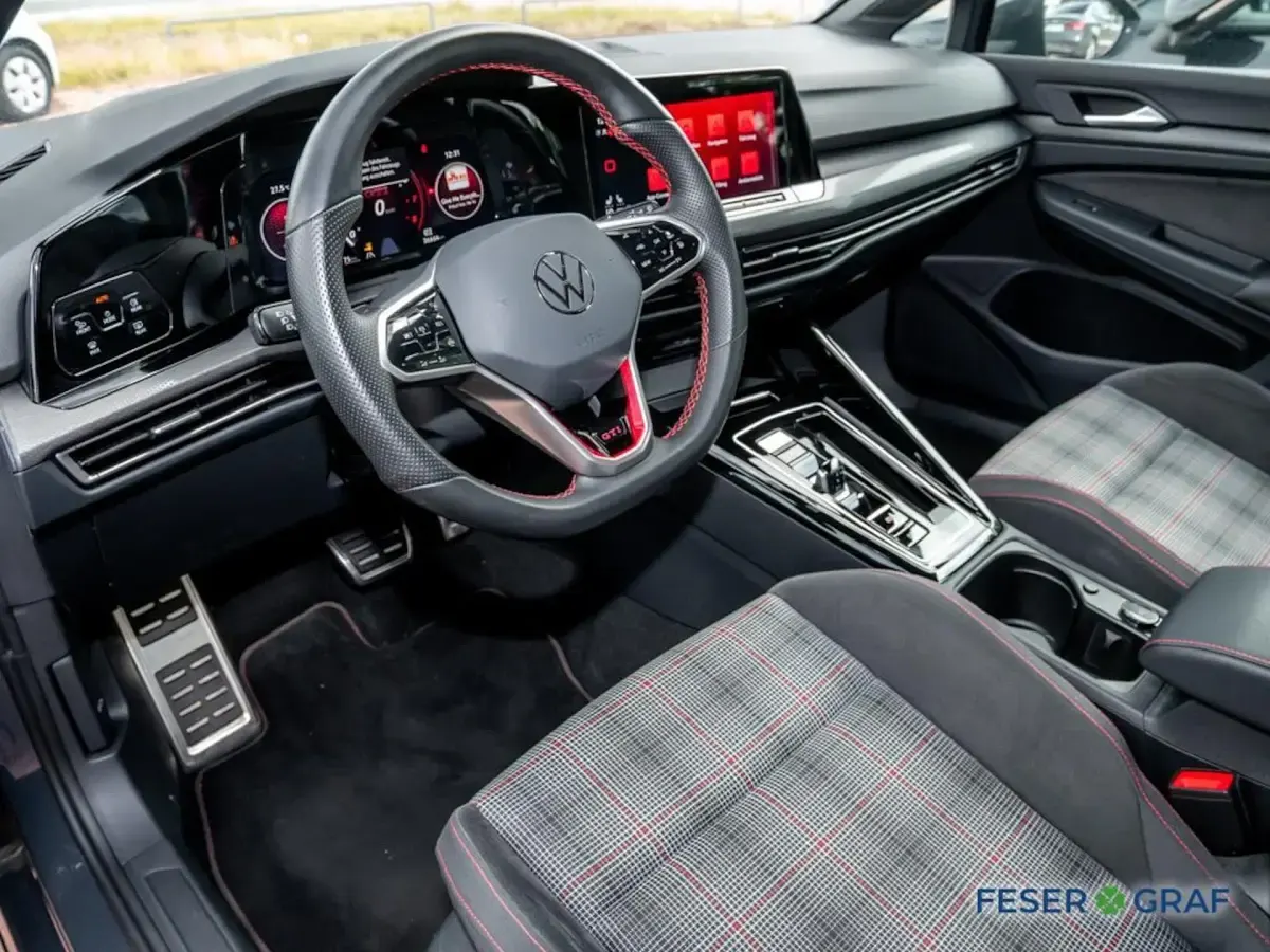 Gebraucht VW Golf VIII GTI 245 PS (180 kW) 2023 Uranograu Limousine