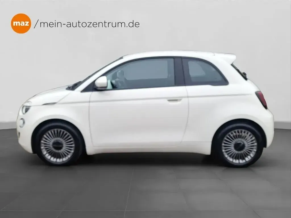Gebraucht Fiat 500e 86 kW (118 PS) 2023 Colore esterno (arktis weiß) Kleinwagen
