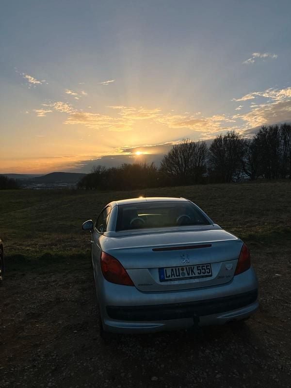 Gebraucht Peugeot 207 CC 120 PS (88 kW) 2008 Silber Cabrio