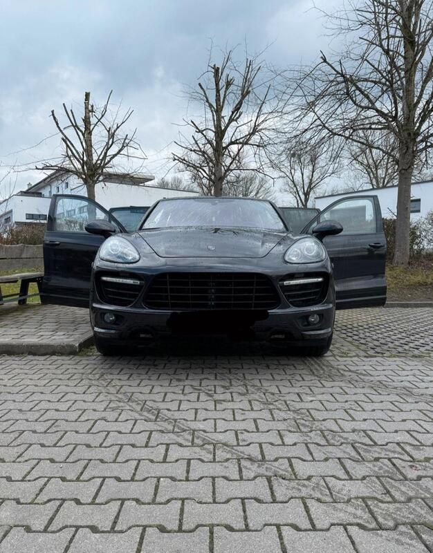 Schwarz Gebraucht 2012 Porsche Cayenne GTS SUV | 25.999 € (Etwas zu teuer) - Bild 1/4