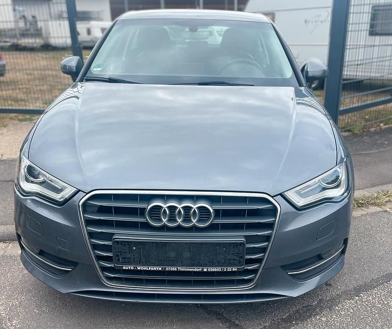 Grau Gebraucht 2015 Audi A3 Kleinwagen | 8.900 € (Guter Preis) - Bild 1/4