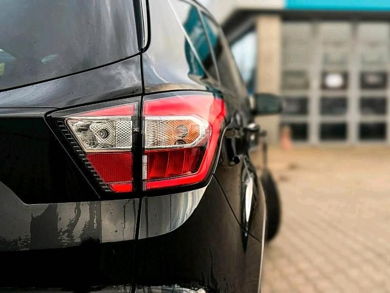 Gebraucht Ford Kuga 150 PS (110 kW) 2019 Schwarz SUV
