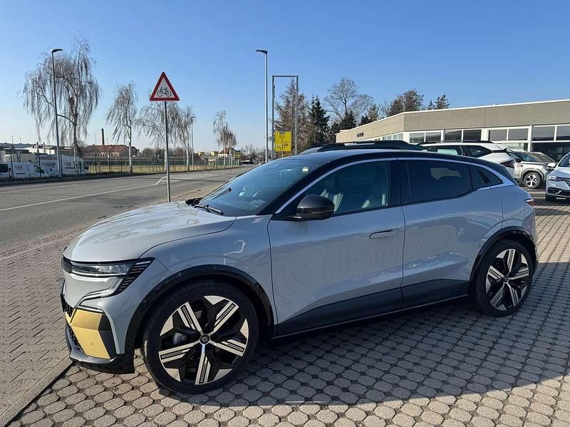 Gebraucht Renault Megane E-Tech Iconic 160 kW (218 PS) 2022 Grau kqj + schwarz gne Limousine