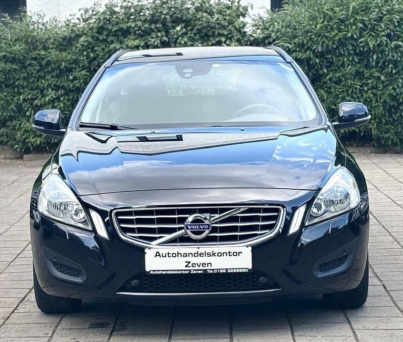 Schwarz Gebraucht 2020 Volvo V60 Kombi | 9.400 € (Superpreis) - Bild 1/4