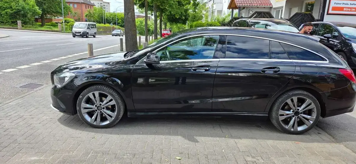 Gebraucht Mercedes CLA220 177 PS (130 kW) 2017 Kosmosschwarz  metalliclack Coupé