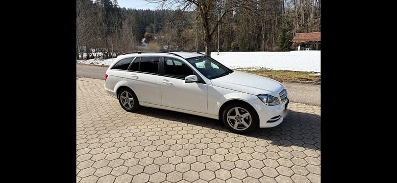 Gebraucht Mercedes 200 136 PS (100 kW) 2012 Weiß Kombi