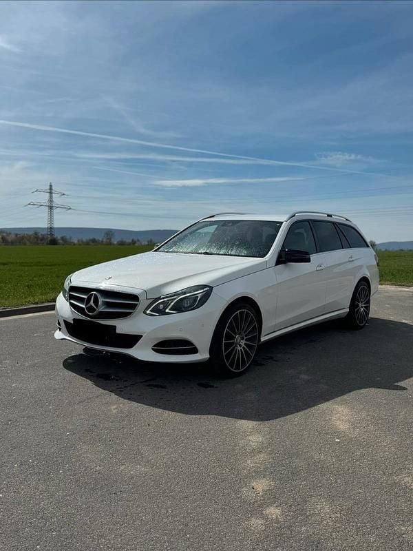 Gebraucht Mercedes E220 170 PS (125 kW) 2013 Weiß Kombi