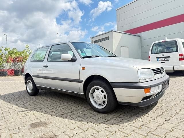 Silber Gebraucht 1993 VW Golf Coupé | 1.980 € - Bild 1/4