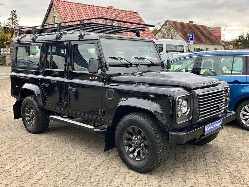 Schwarz (metallic) Gebraucht 2014 Land Rover Defender SUV | 59.990 € - Bild 1/4