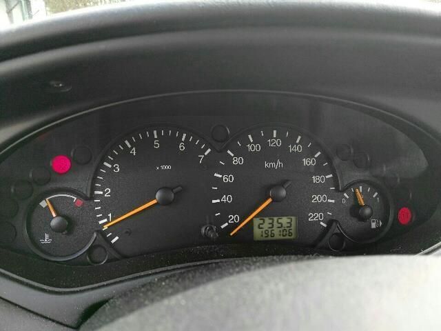 Verkauft Ford Focus Turnier Ghia, gebraucht 2000, 196.106 ...