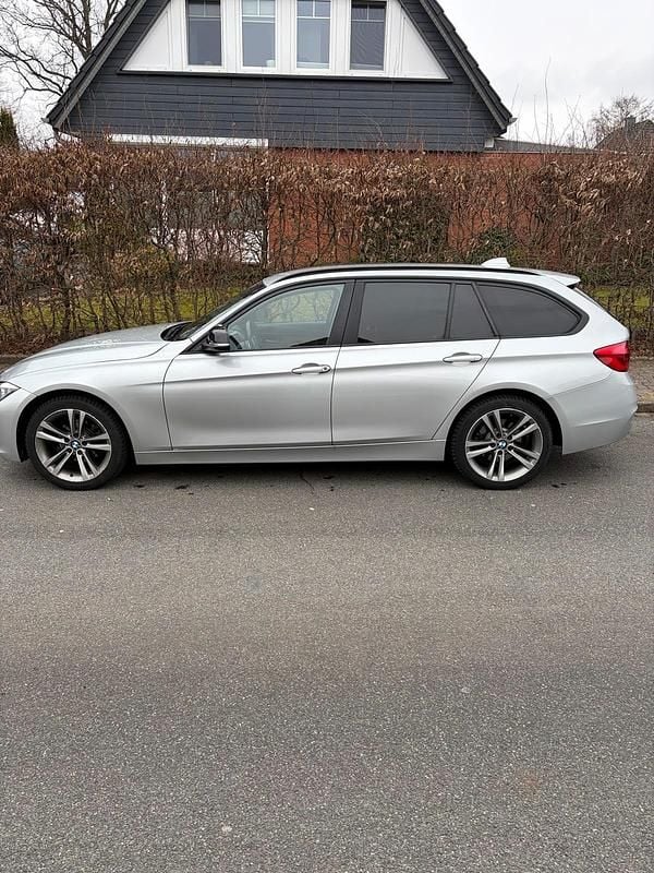 Gebraucht BMW 318 150 PS (110 kW) 2017 Silber Kombi