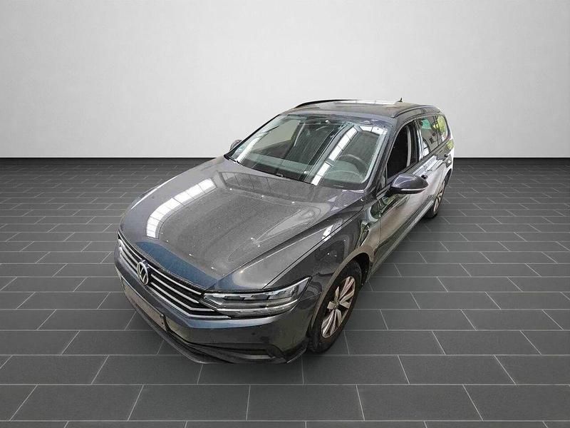 Mangangrau metallic (metallic) Gebraucht 2022 VW Passat Conceptline Kombi | 25.450 € (Guter Preis) - Bild 1/4