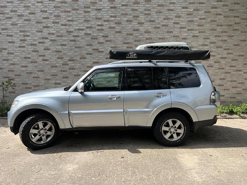 Silber Gebraucht 2007 Mitsubishi Pajero SUV | 11.200 € (Superpreis) - Bild 1/4
