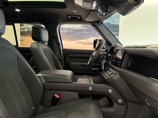 Gebraucht Land Rover Defender Carpathian Edition 532 PS (391 kW) 2024 Carpathian grey SUV