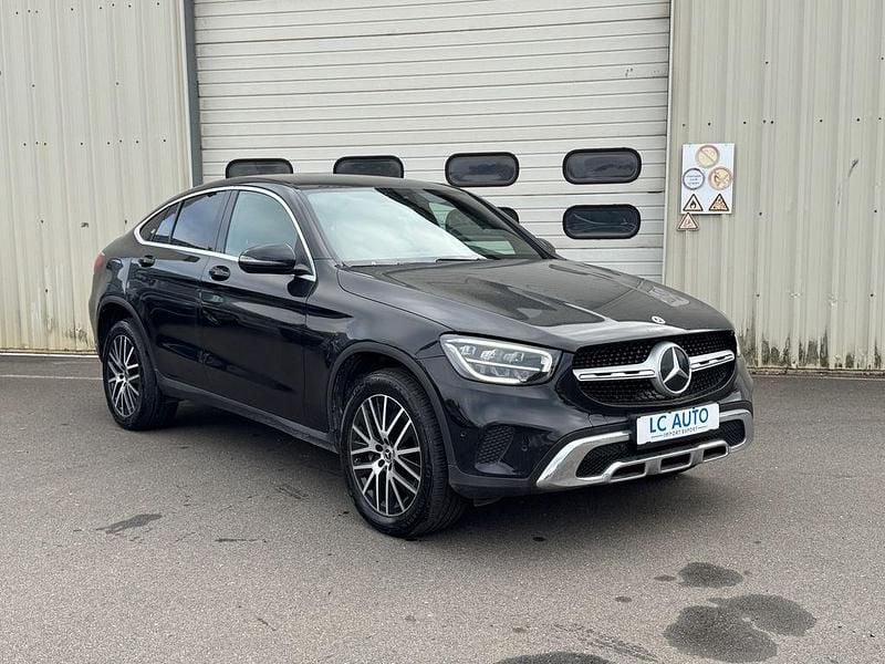 Schwarz Gebraucht 2021 Mercedes GLC300 Coupé | 23.990 € (Fairer Preis) - Bild 1/4