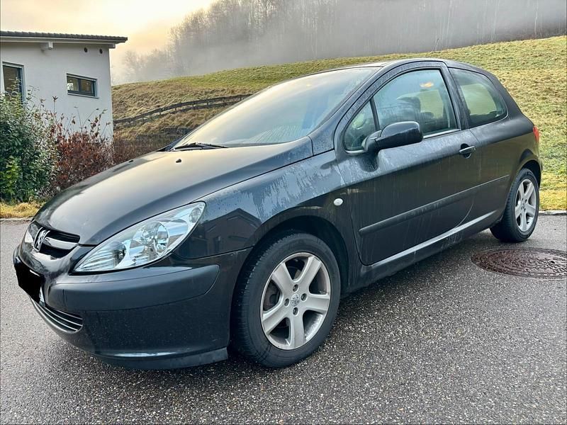 Schwarz Gebraucht 2002 Peugeot 307 Kleinwagen | 1.500 € (Fairer Preis) - Bild 1/4