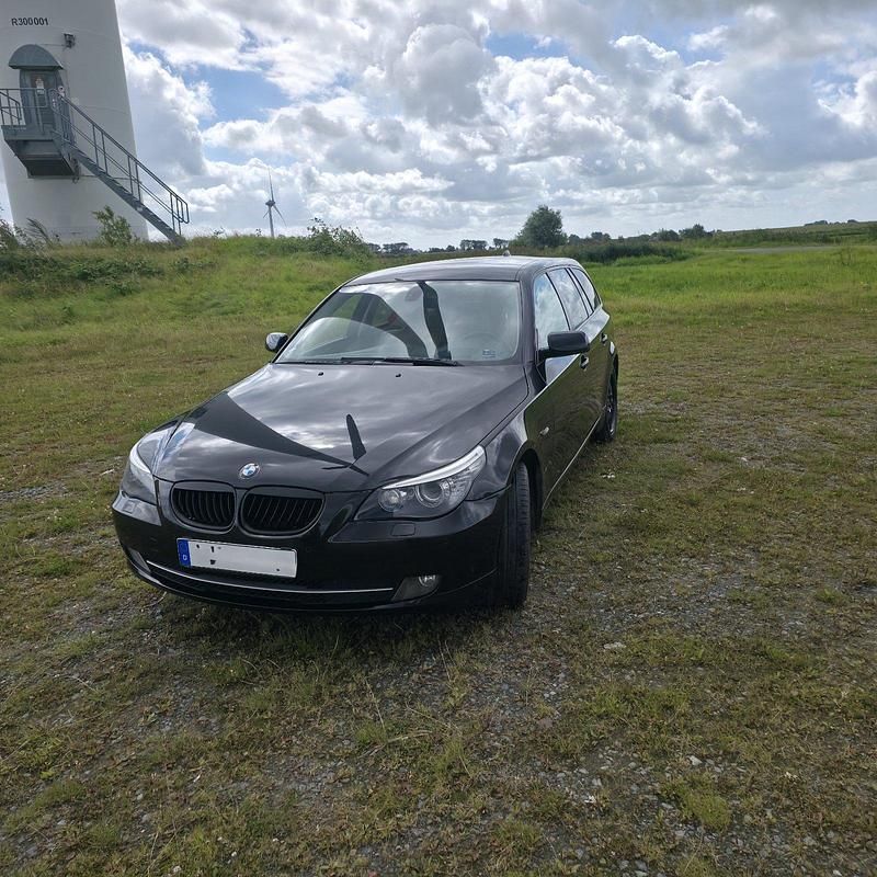 Schwarz Gebraucht 2008 BMW 530 Kombi | 8.199 € (Fairer Preis) - Bild 1/4