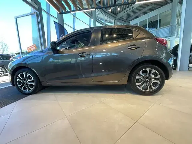 Gebraucht Mazda 2 Nakama 90 PS (66 kW) 2017 Obsidiangrau metallic Limousine