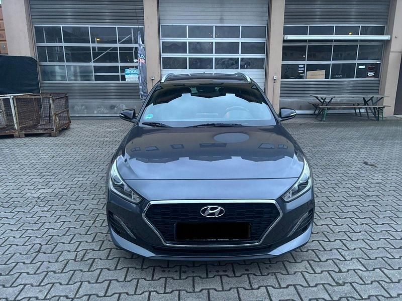 Gebraucht Hyundai i30 GO! 120 PS (88 kW) 2018 Grau Kombi