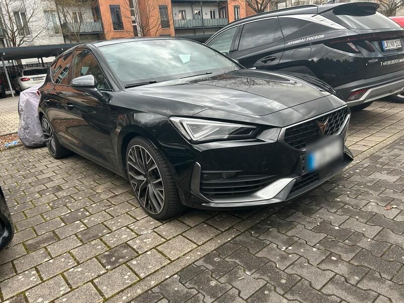 Schwarz Gebraucht 2024 Cupra Leon VZ Limousine | 33.500 € (Superpreis) - Bild 1/4