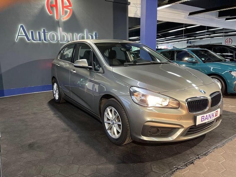 Gebraucht BMW 218 Active Tourer Basis 136 PS (100 kW) 2017 Silber Van / Kleinbus