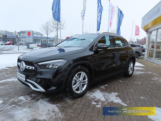 Gebraucht Mercedes GLA180 150 PS (110 kW) 2024 Schwarz SUV
