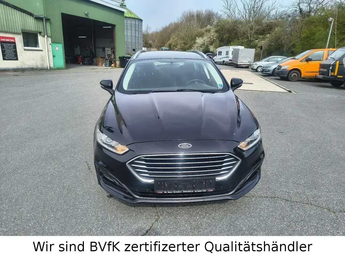 Gebraucht Ford Mondeo 150 PS (110 kW) 2019 Schwarz Limousine