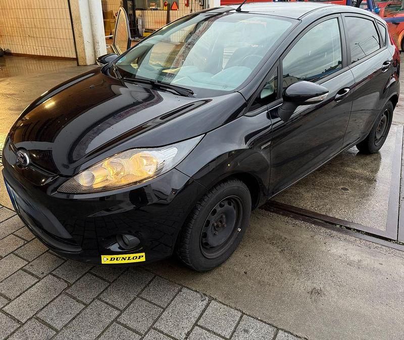 Schwarz Gebraucht 2011 Ford Fiesta Trend Limousine | 3.150 € (Fairer Preis) - Bild 1/4