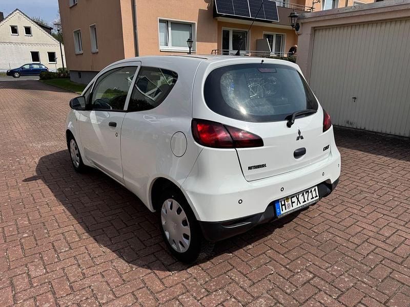 Gebraucht Mitsubishi Colt 75 PS (55 kW) 2013 Weiß Kleinwagen