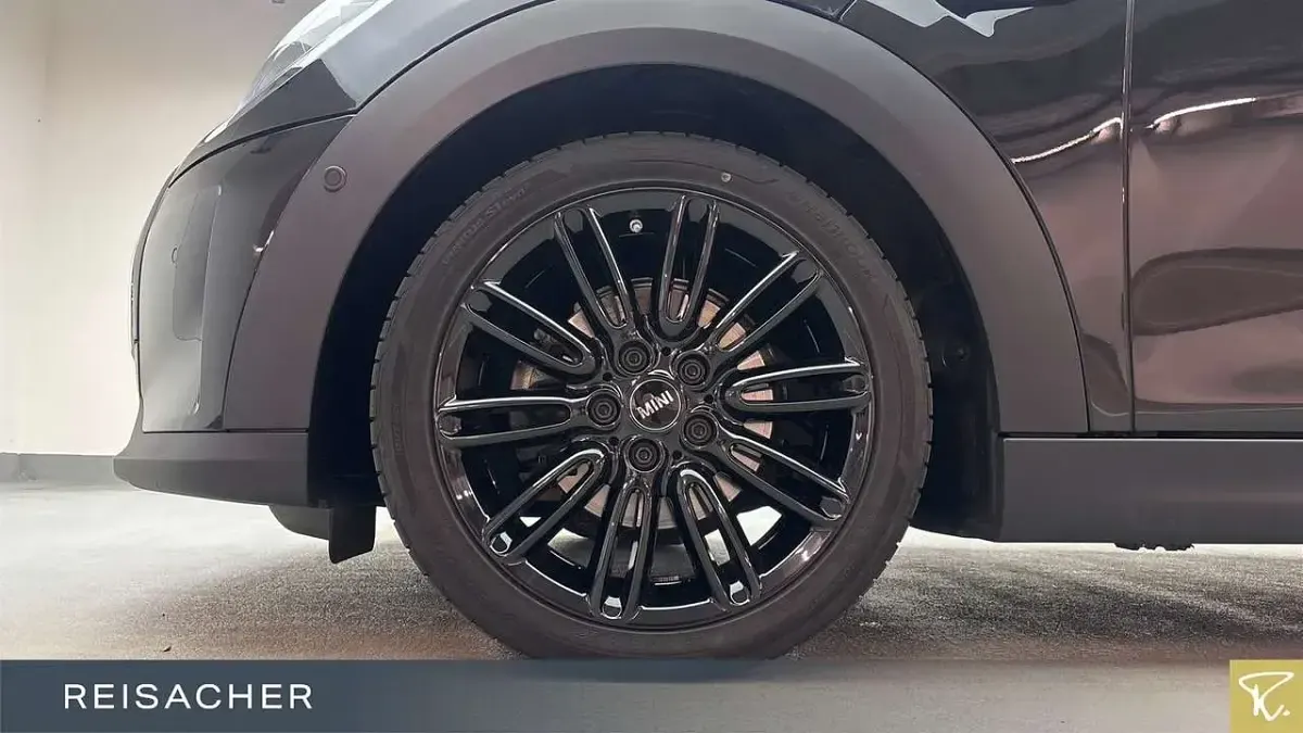 Gebraucht Mini Cooper Classic 136 PS (100 kW) 2023 Schwarz Kleinwagen