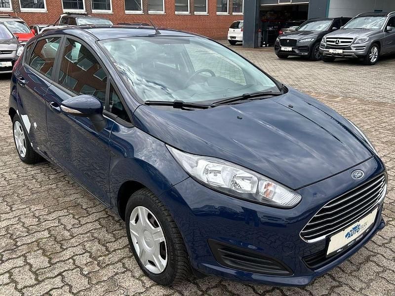 Gebraucht Ford Fiesta Trend 60 PS (44 kW) 2014 Blau Kleinwagen