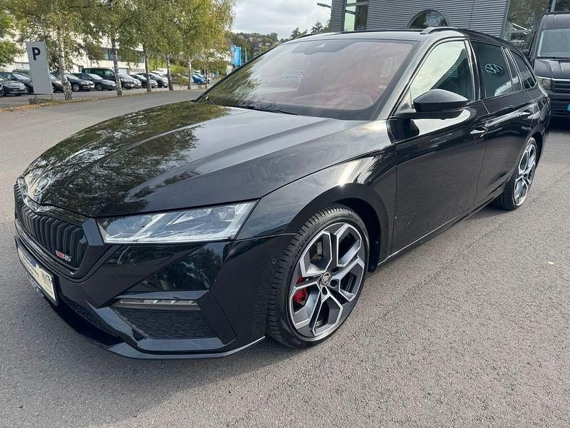 Schwarz Gebraucht 2024 Skoda Octavia RS Kombi | 35.990 € - Bild 1/4