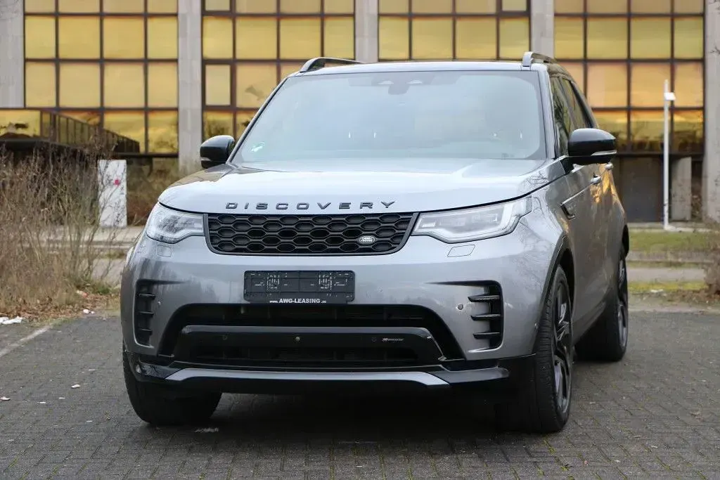 Gebraucht Land Rover Discovery SE Dynamic 300 PS (220 kW) 2024 Eiger grey SUV