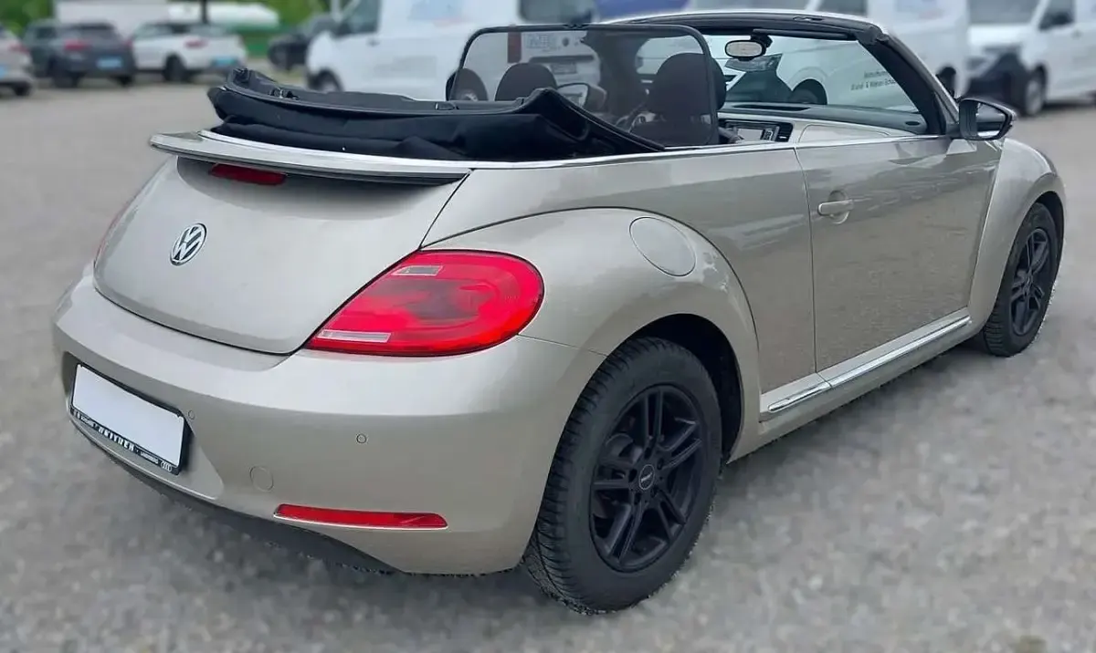 Gebraucht VW Beetle Design 105 PS (77 kW) 2013 Moon rock silver metallic Kleinwagen