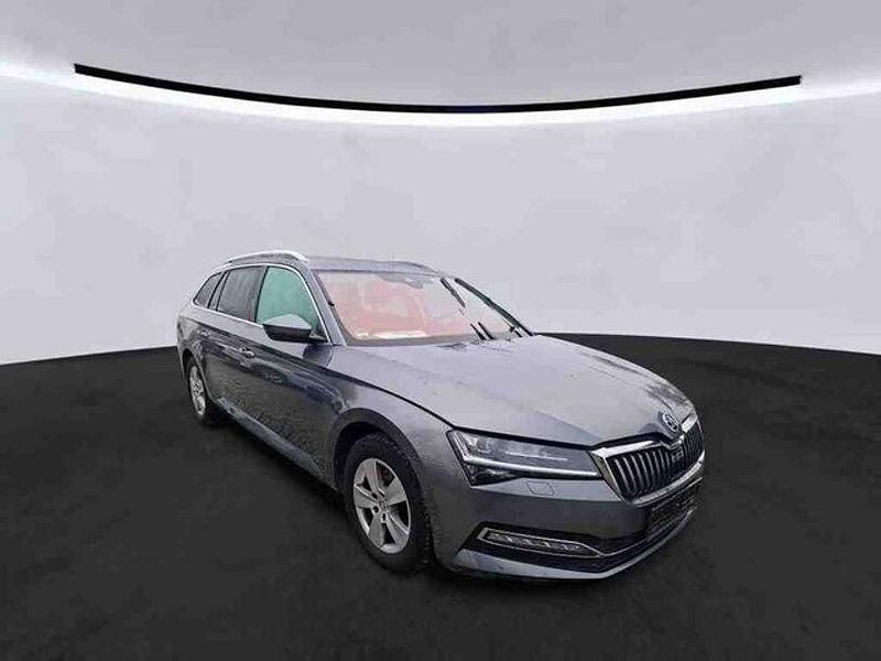 Gebraucht Skoda Superb Style 150 PS (110 kW) 2022 Grau Kombi