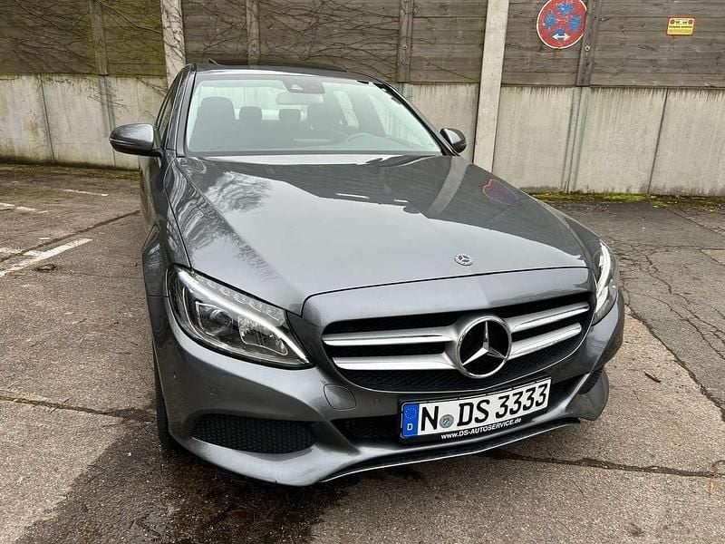 Gebraucht Mercedes C250 211 PS (155 kW) 2018 Selenitgrau  metalliclack Limousine