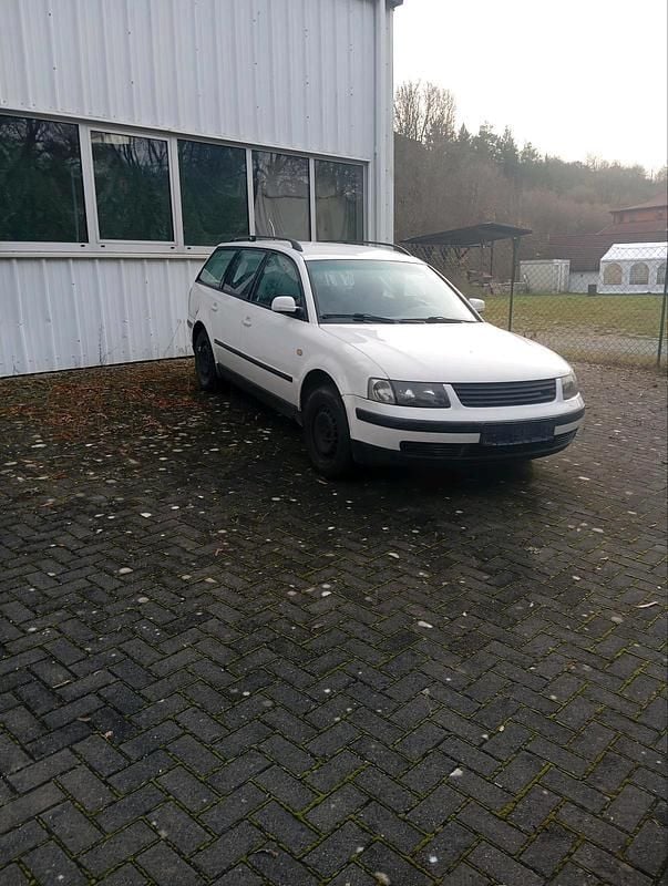 Gebraucht VW Passat 110 PS (80 kW) 1997 Weiß Kombi