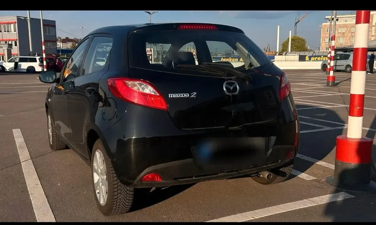 Gebraucht Mazda 2 Edition 2014 Schwarz Kleinwagen