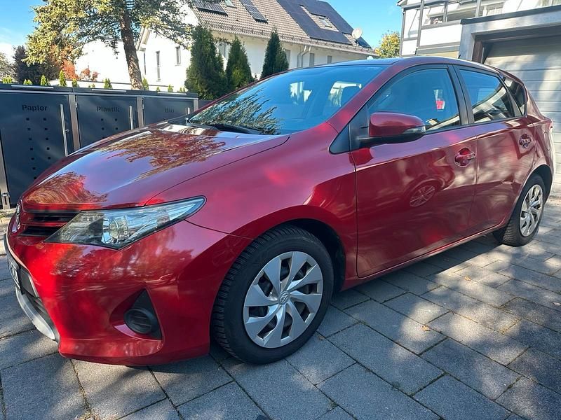 Gebraucht 2014 Toyota Auris Limousine | 6.620 € - Bild 1/4