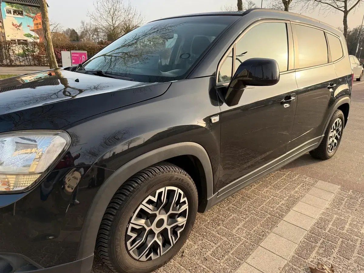 Gebraucht Chevrolet Orlando 163 PS (119 kW) 2012 Schwarz Van / Kleinbus
