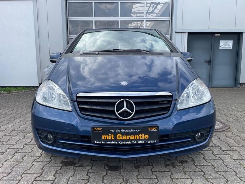 Gebraucht Mercedes A160 95 PS (69 kW) 2011 Blau Limousine