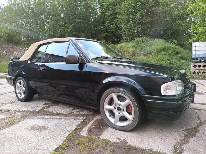 Gebraucht Ford Escort Cabriolet RS 150 PS (110 kW) 1986 Schwarz Cabrio