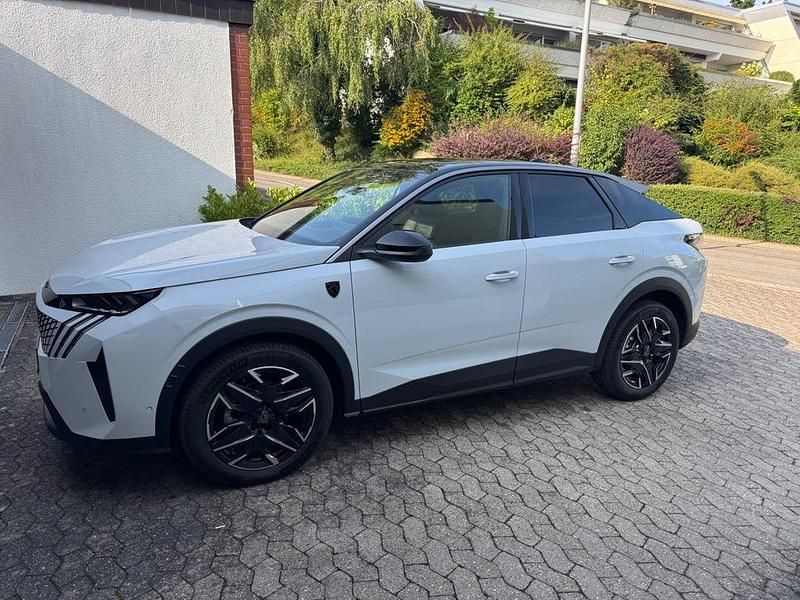 Weiß Gebraucht 2024 Peugeot 3008 GT SUV | 32.900 € (Fairer Preis) - Bild 1/4