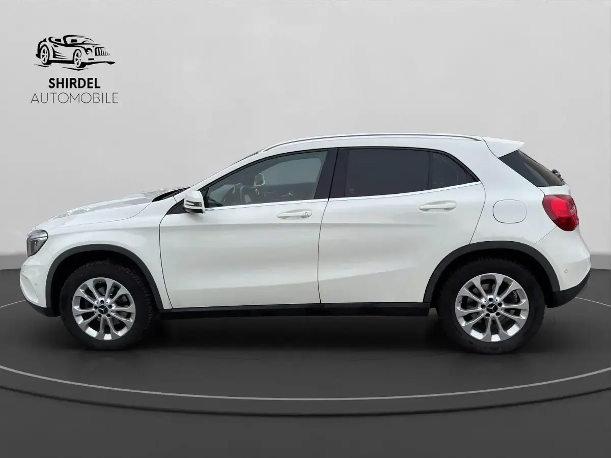Gebraucht Mercedes GLA180 122 PS (89 kW) 2016 Weiß SUV
